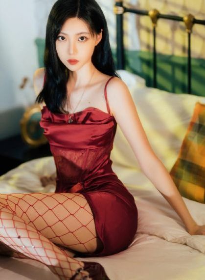 加油站的6个瑞士女孩