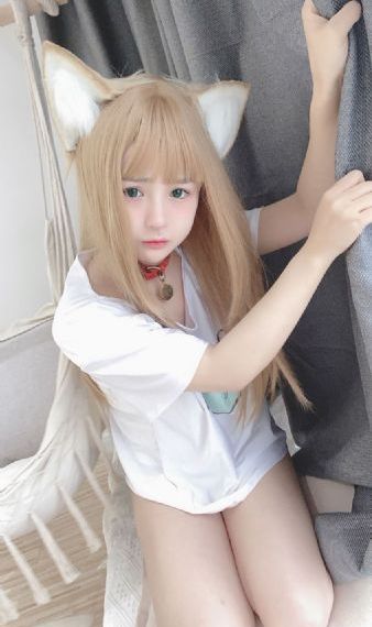 年轻的邻居少妇